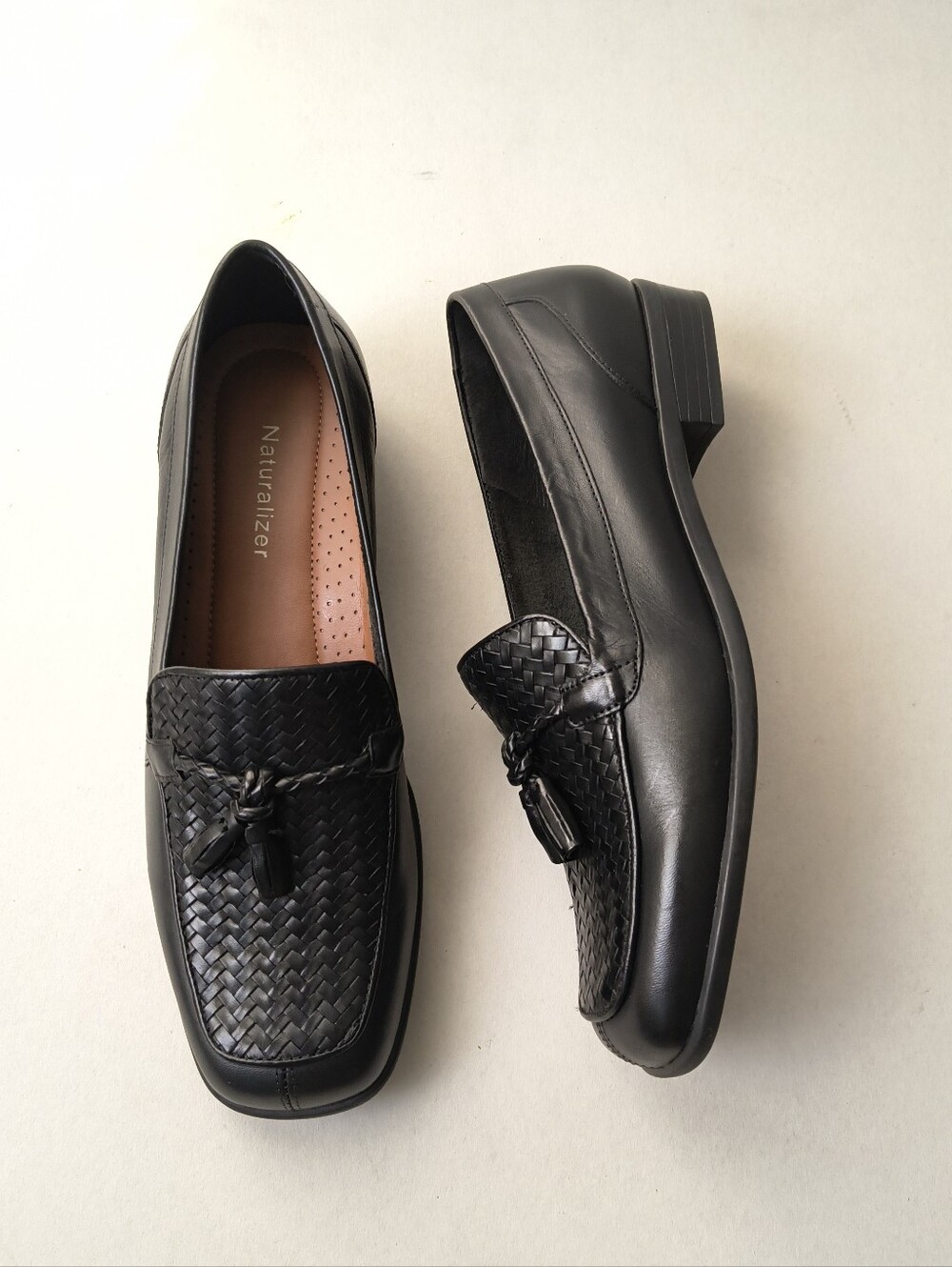Naturalizer Black Leather Woven Tassel Loafers - Size 8M